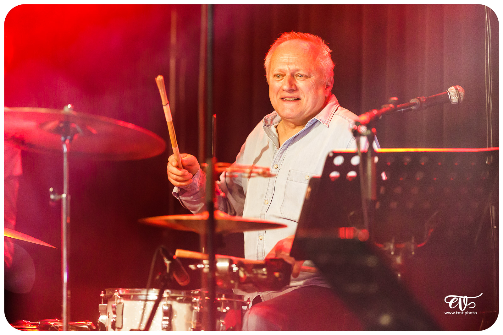 SERGE, ELEGANCE ACOUSTIQUE